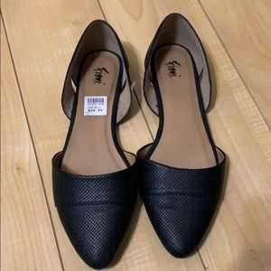 Fioni black flats.